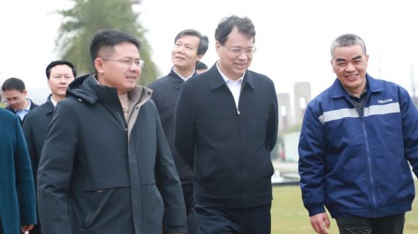 成績突飛猛進 | 時隔兩年，貴州省副省長郭錫文再訪中偉